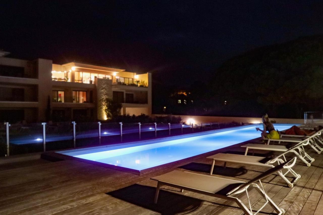 Caladea Locations De 5 Etoiles, Piscine Chauffee Porto-Vecchio (Corsica)