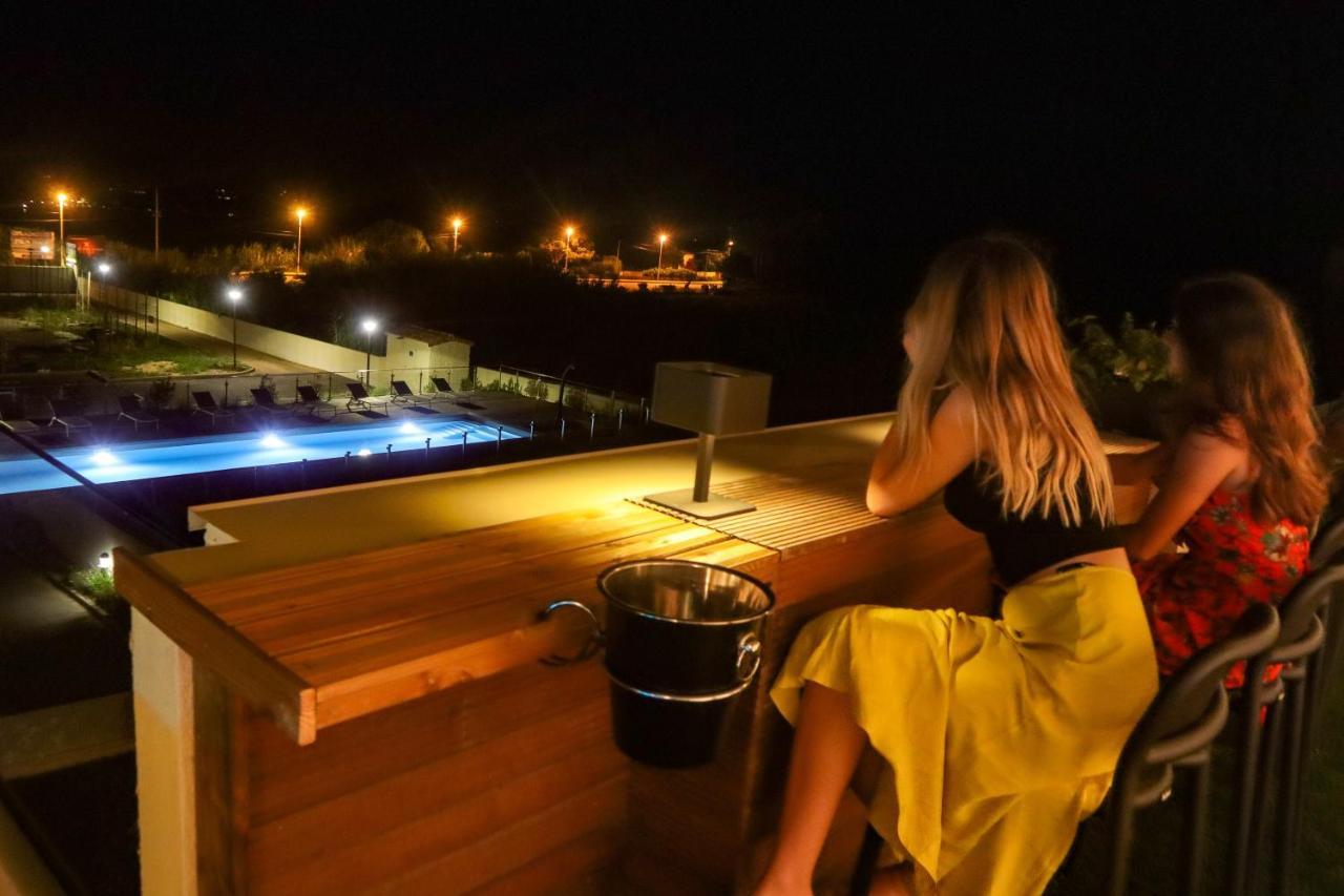 Caladea Locations De 5 Etoiles, Piscine Chauffee
